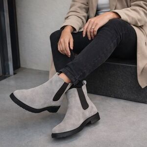 Mirror taupe Chelsea boot size 8 NWOT